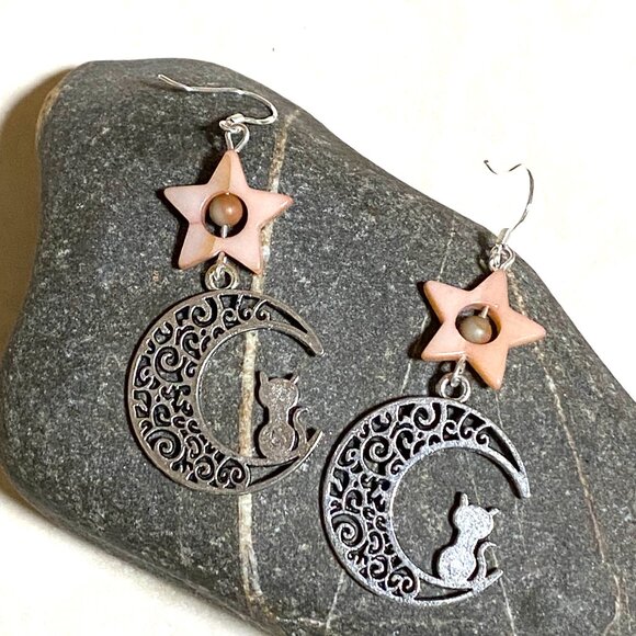2/$20, Pink Mother of Pearl Star + Cat on the Moon Silver Dangle Earrings - Picture 5 of 10